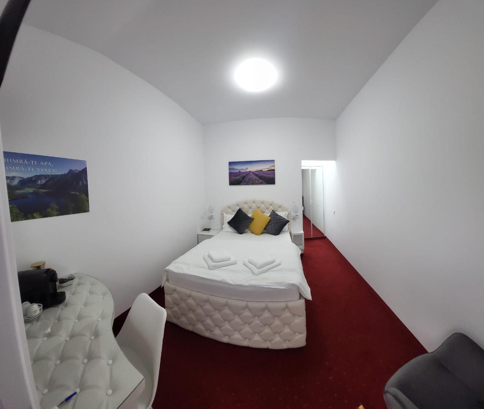 Royal Park Complex Hotel Bascov Bagian luar foto